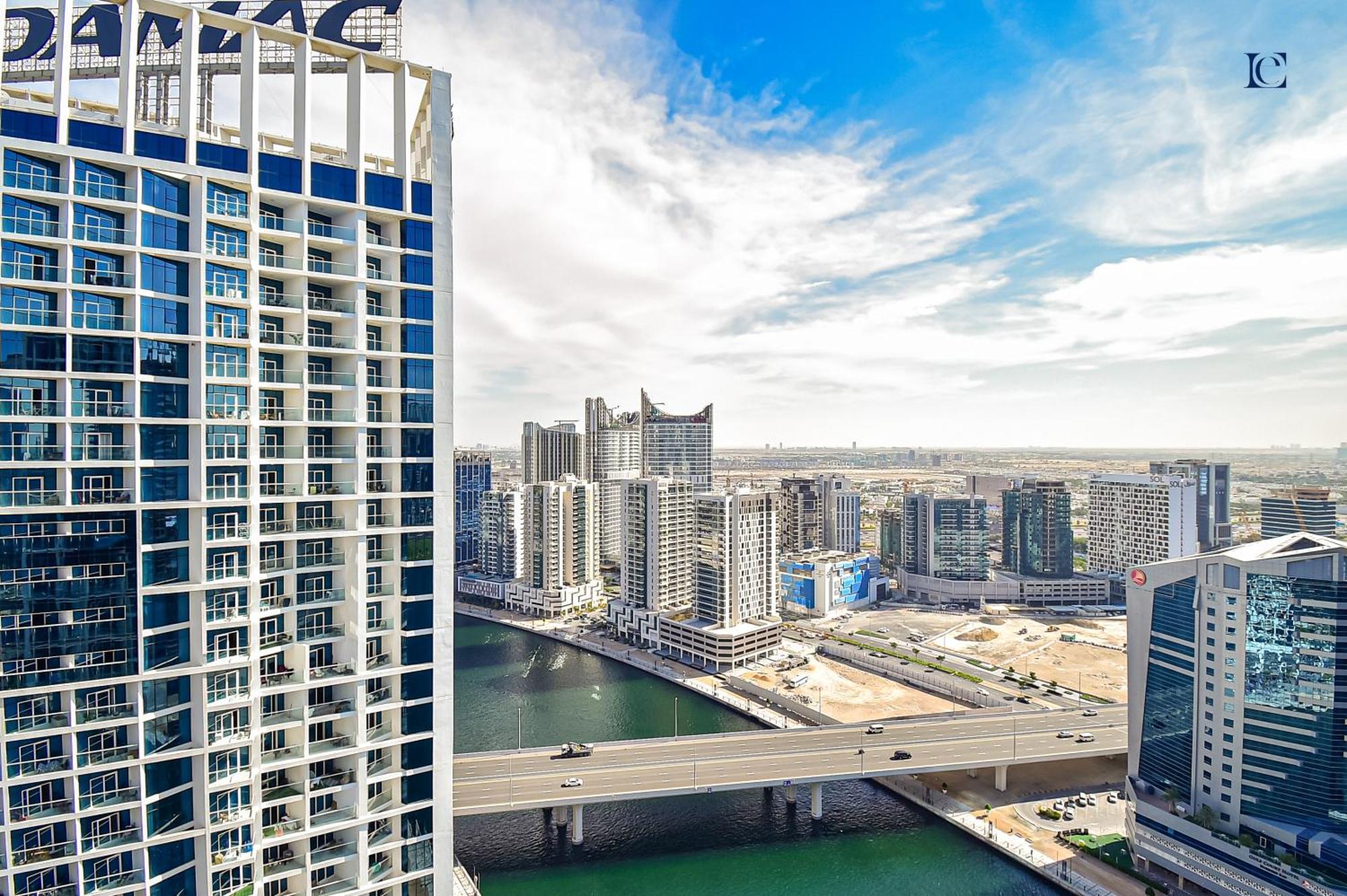 Luxury Escapes - Damac Maison Prive - Canal View Apts - Near Mall अपार्टमेंट